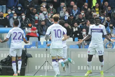 El futbolista jugó un gran partido en el triunfo de la Fiorentina ante Napoli por 3 a 2. 