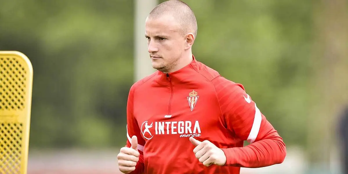 El futbolista que milita en el fútbol español expresó su deses desesperado de ir a la guerra para apoyar a su país contra Rusia.