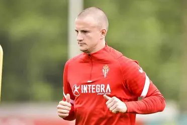 El futbolista que milita en el fútbol español expresó su deses desesperado de ir a la guerra para apoyar a su país contra Rusia.