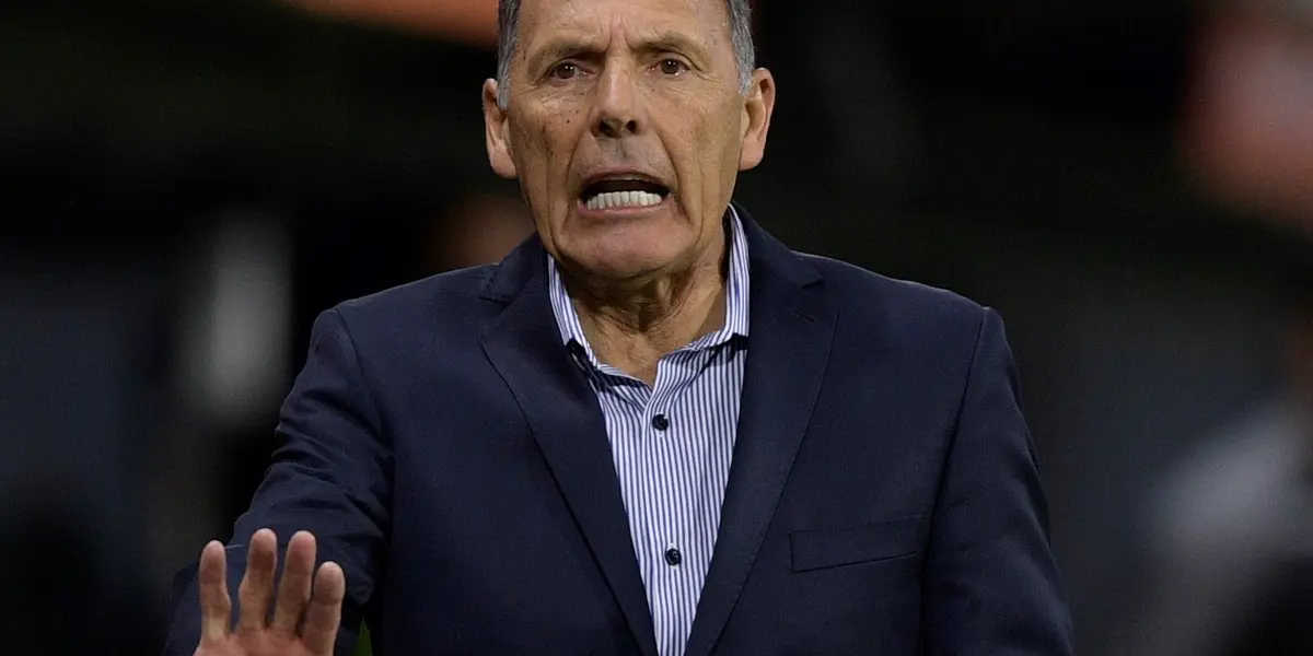 El futbolista tuvo una reunión con los dirigentes y manifestó sus intenciones de jugar en Europa.