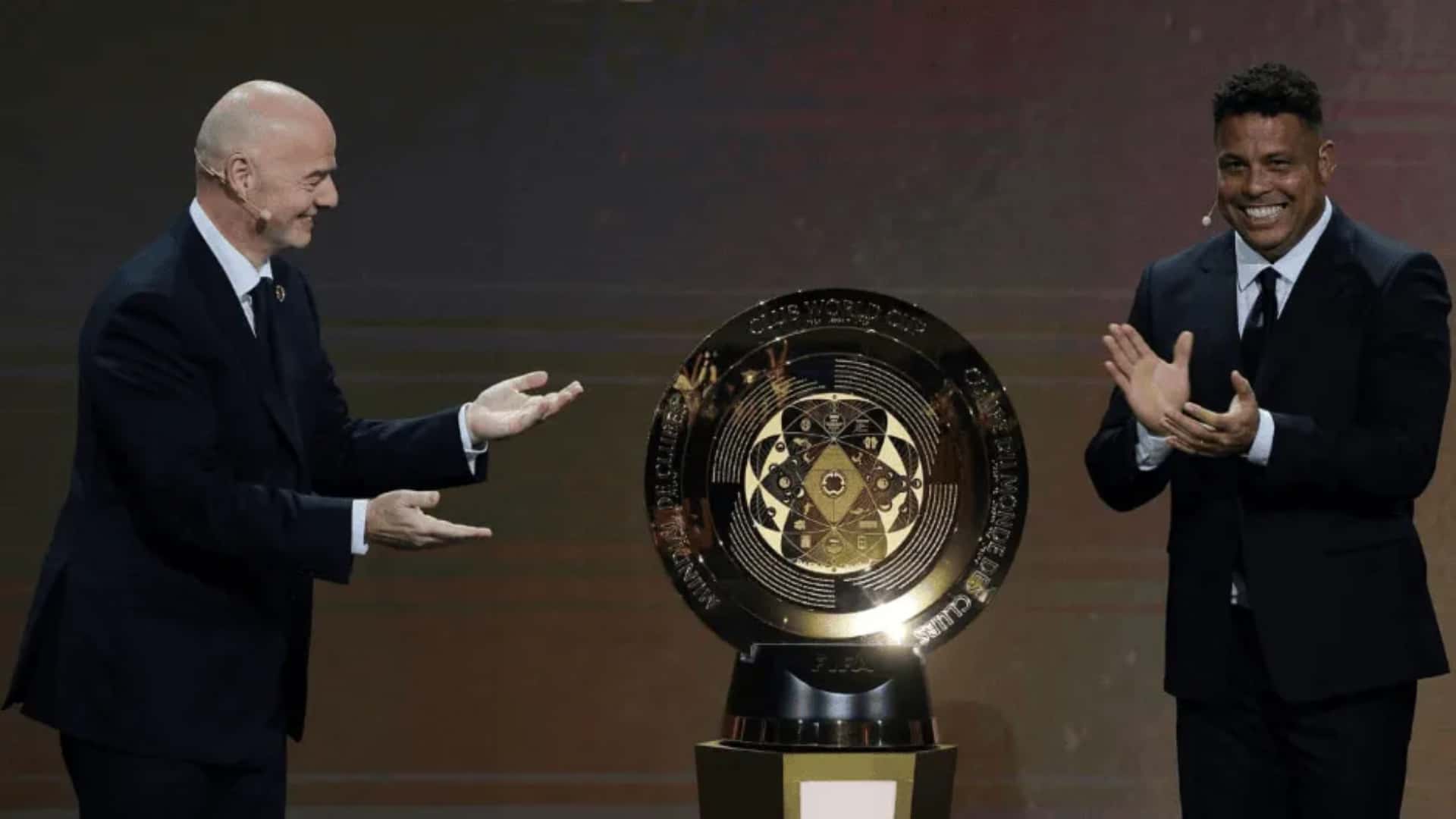 El gesto de Infantino que no cayó bien en River (Infobae)