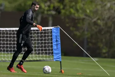 El histórico arquero paraguayo se reifiró a las "estrategias" del argentino en los penales.