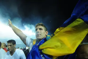 El histórico goleador del Xeneize convirtió uno de los tantos más recordados de su carrera ante el Calamar.