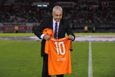 El ídolo del Millonario defendió al futbolista colombiano, que viene levantando su nivel en los últimos partidos.