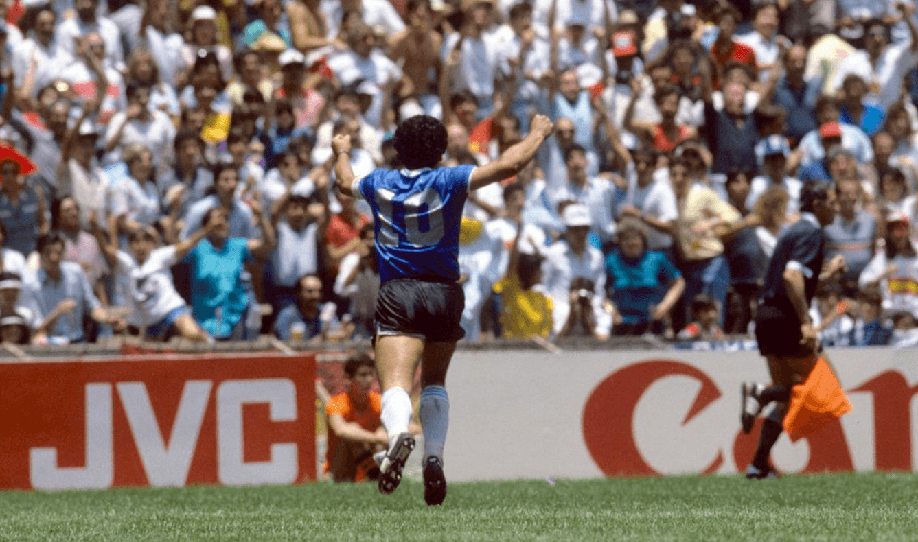 El Instagram de Diego se manifestó por el año que se viene con imágenes del 10 frente a Inglaterra en México 1986.