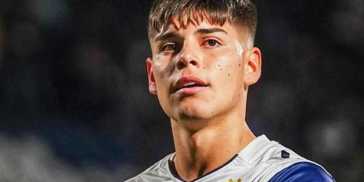 El joven delantero del Lobo parece ser estar en el radar de Boca, aunque la negociación por el jugador con Racing parece estar bastante encaminada.