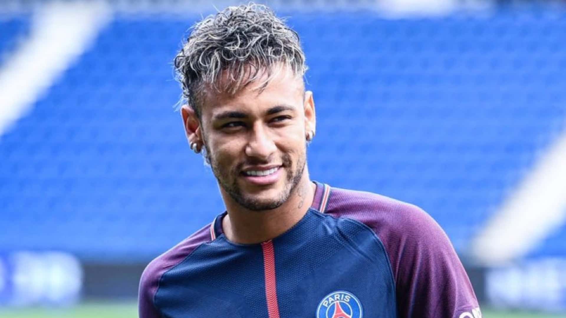 El jugador brasileño habló de cómo vivió su paso por el club francés.
