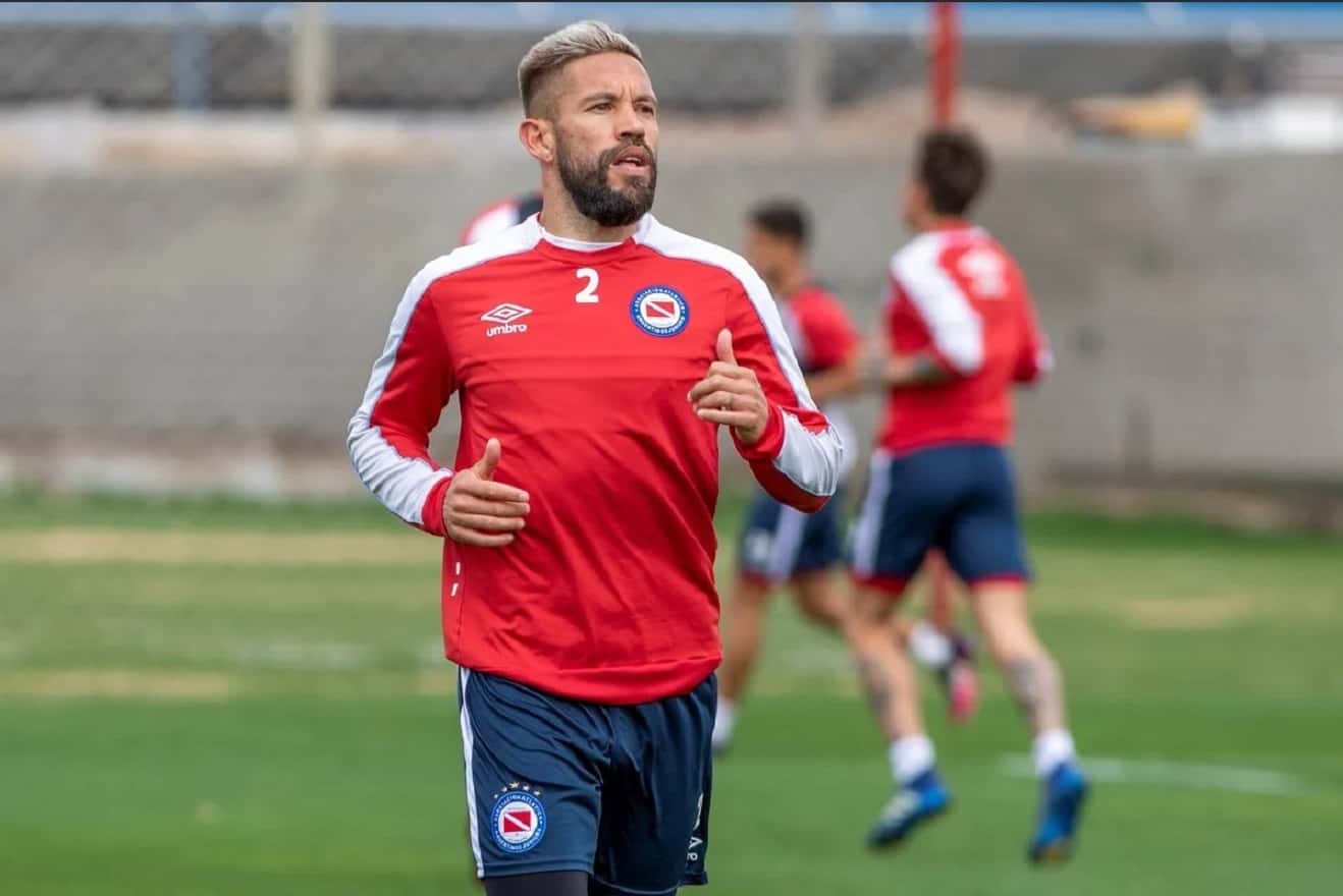 El jugador de Argentinos Juniors brindó una entrevista luego de la tragedia.