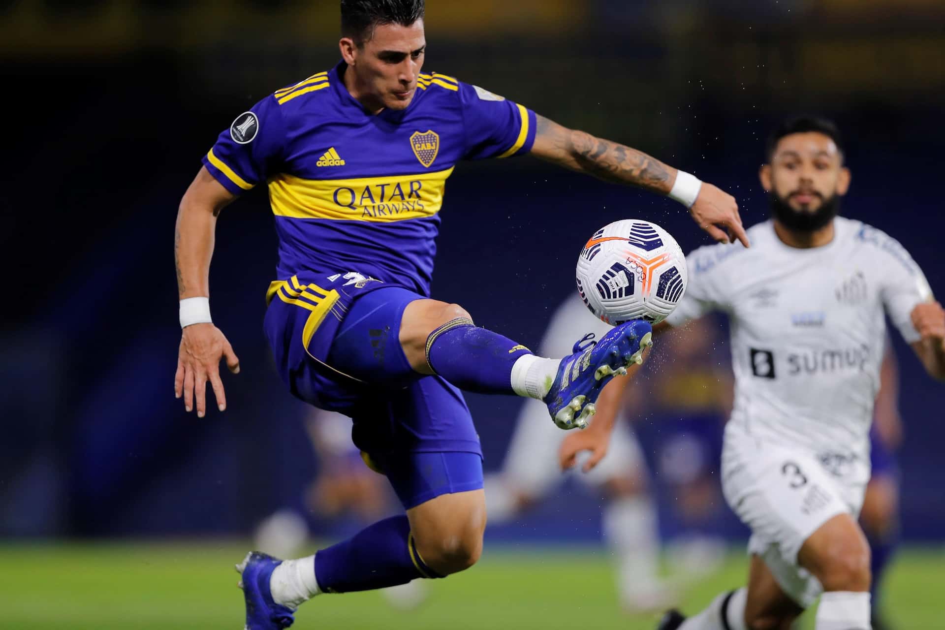 El jugador de Boca Juniors utilizó sus redes sociales para criticar una noticia que lo daba por fallecido.