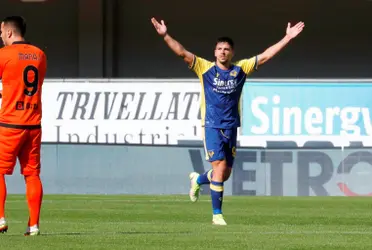 El jugador del Inter sufrió una lesión y todo indica que Giovanni Simeone será su reemplazante.