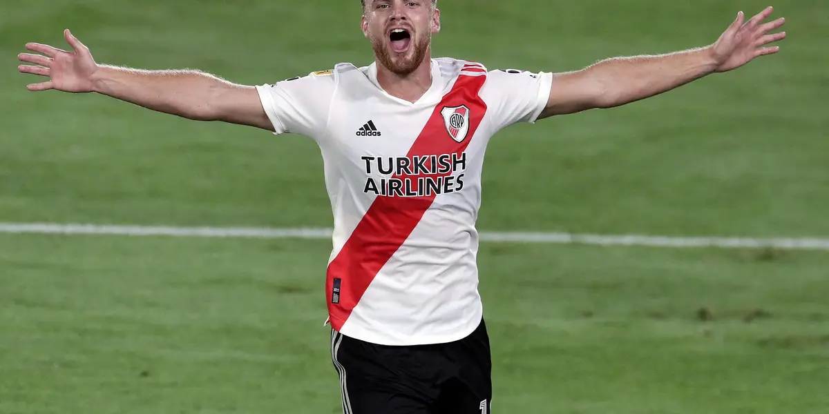 El juvenil del Millonario contó una particular vivencia que tuvo con los parientes de su compañero de plantel.