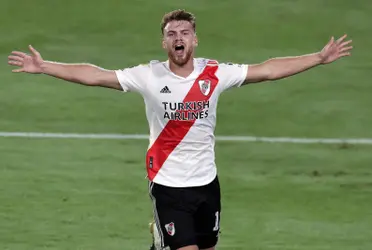 El juvenil del Millonario contó una particular vivencia que tuvo con los parientes de su compañero de plantel.