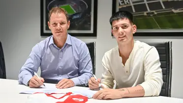 El juvenil del Millonario firmó la extensión de su vínculo con el club de Núñez.