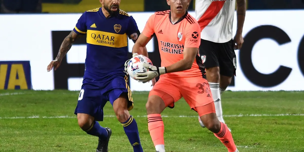 El juvenil que debutó en Primera tuvo atajadas claves durante todo el partido.