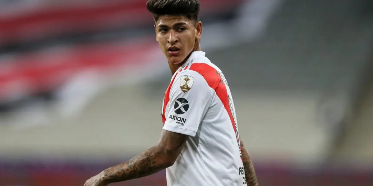 El lateral de River Plate lo llama de una manera distintiva al volante colombiano.