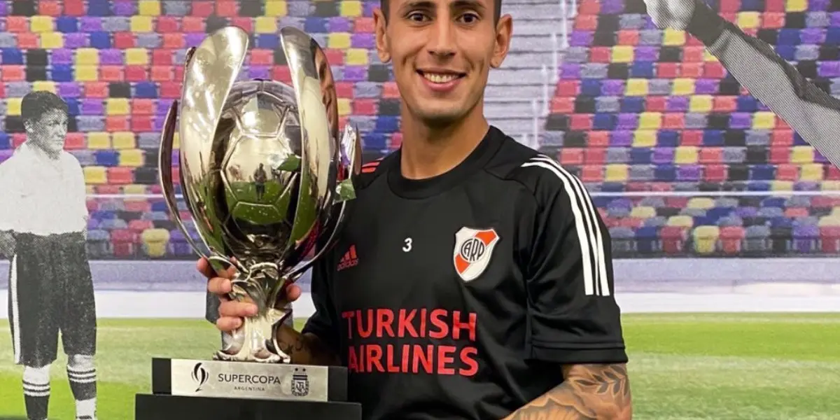 El lateral izquierdo abandonaría River Plate luego de dos años y medio en el club.