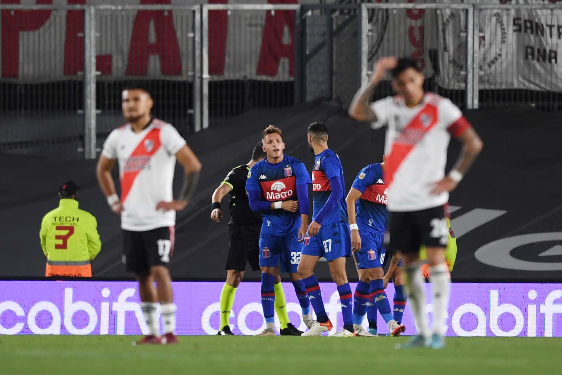 El Matador se impuso por 2 a 1 y se metió en las semifinales de la Copa de la Liga, donde jugará ante Argentinos Juniors.