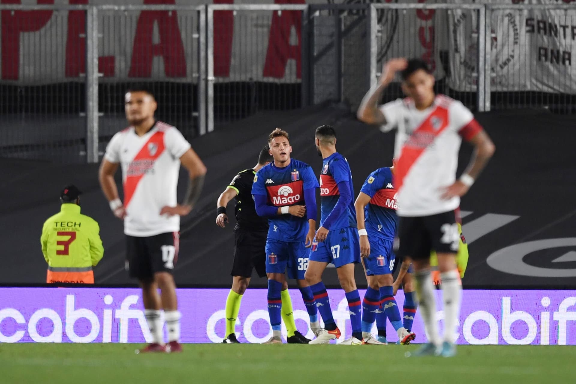El Matador se impuso por 2 a 1 y se metió en las semifinales de la Copa de la Liga, donde jugará ante Argentinos Juniors.