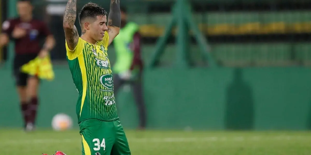 El mediocampista asistió a la práctica de este martes en Florencio Varela, luego de haberse ausentado este lunes.