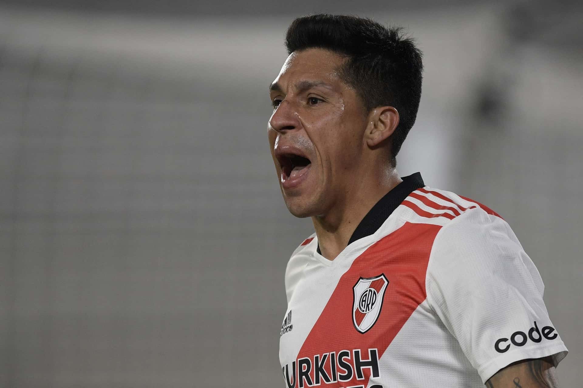 El mediocampista de River fue en bicicleta hasta el santuario de la Virgen de Mendoza.