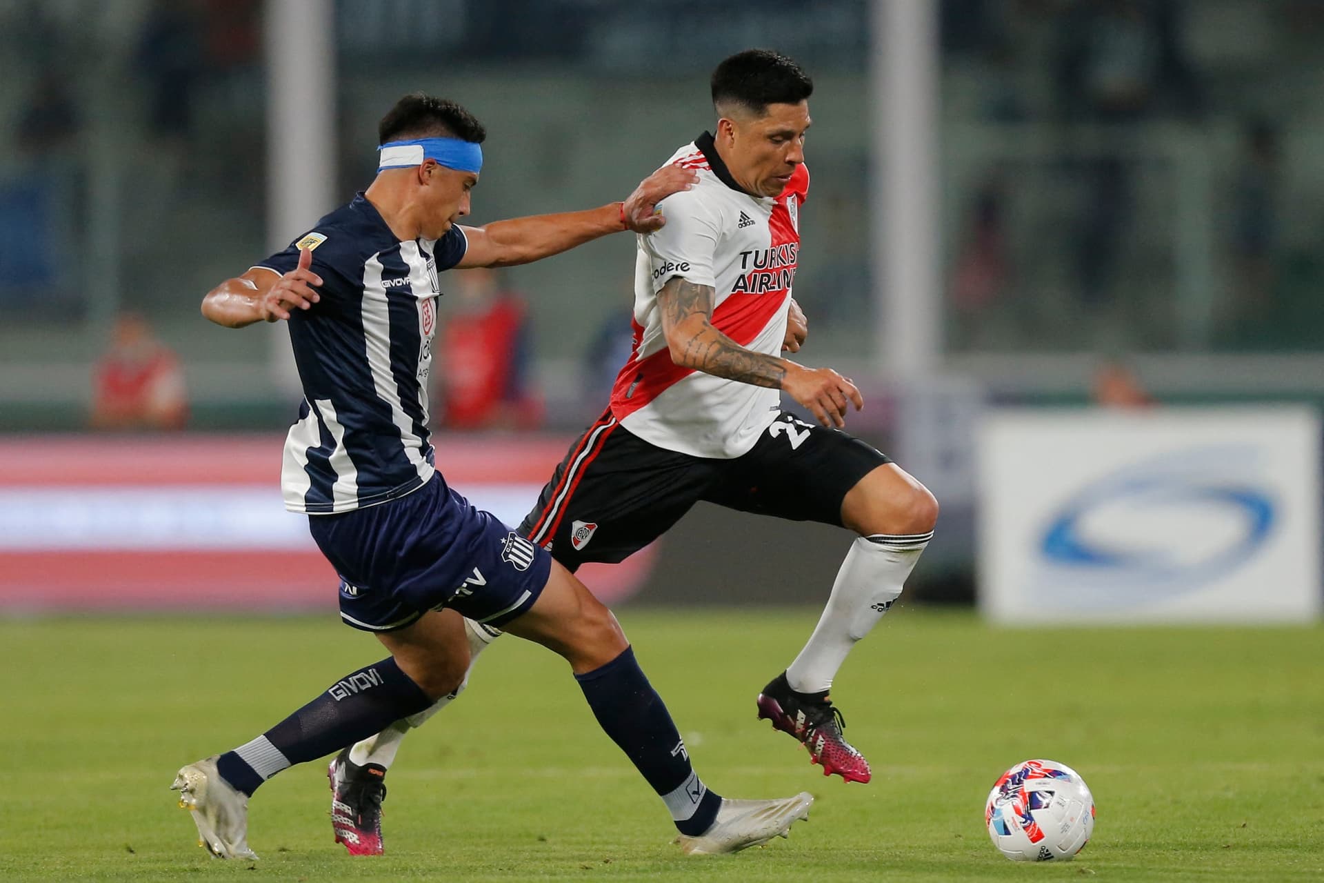 El mediocampista del Millonario reveló una situación que tuvo que soportar durante la victoria ante Talleres.