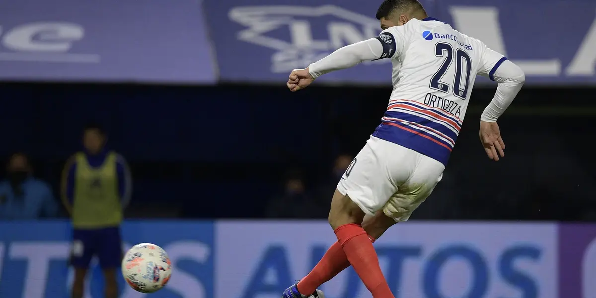 El mediocampista estableció de penal el 2-0 definitivo en La Bombonera.