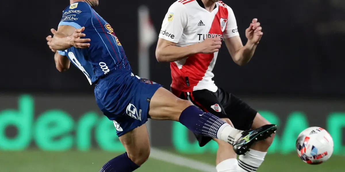 El mediocampista llegó a 30 partidos en el club de Núñez y se ejecutó una cláusula de su contrato.