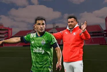 El mediocampista uruguayo compartió plantel con el ‘Apache’ en Boca Juniors hace algunos años.