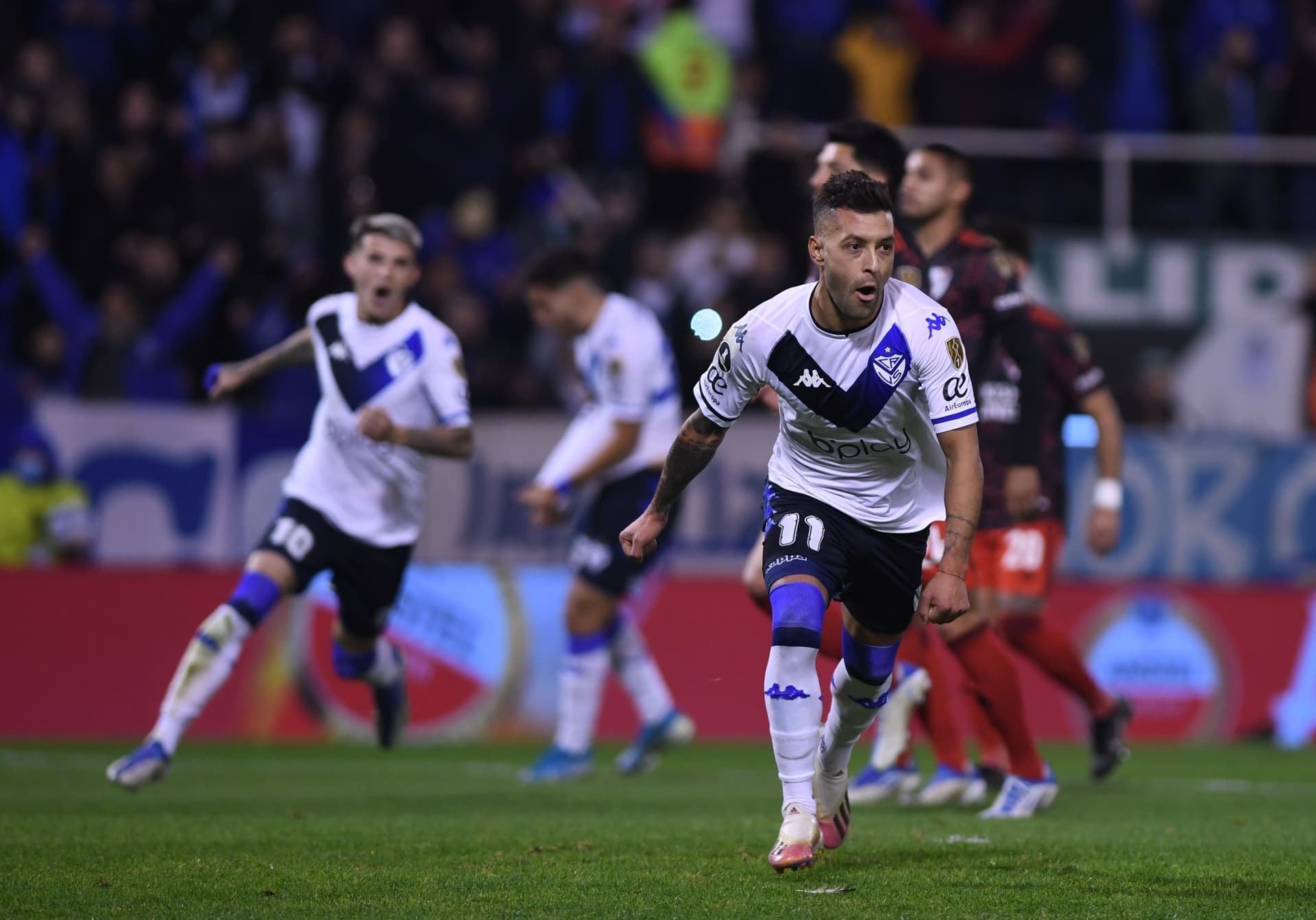 El Millo quedó en desventaja en Liniers y ante Vélez en la ida por los octavos de final de la Copa Libertadores.
