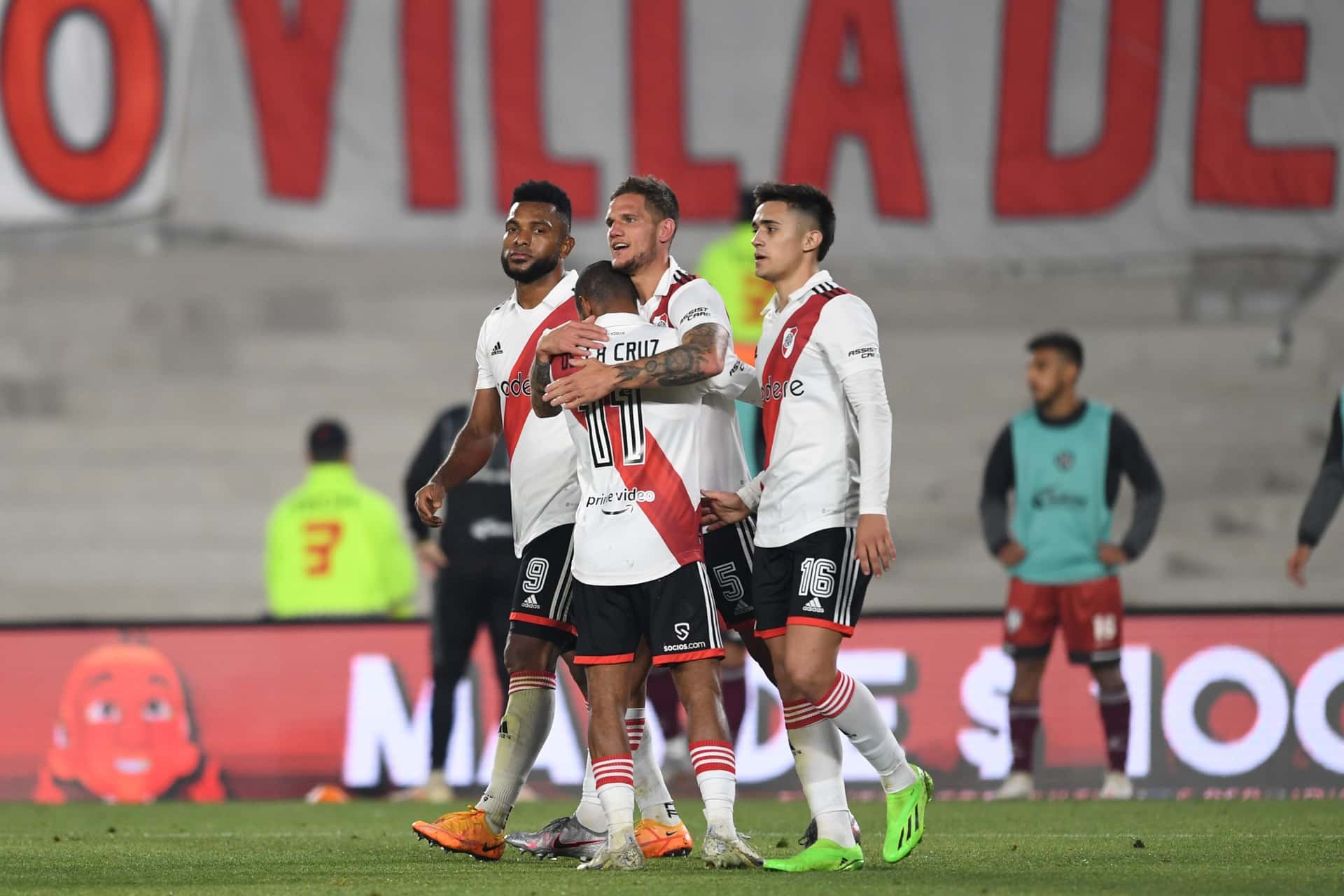 El Millo se impuso 3 a 0 ante Central Córdoba de Santiago del Estero y quedó a cuatro puntos de la cima.
