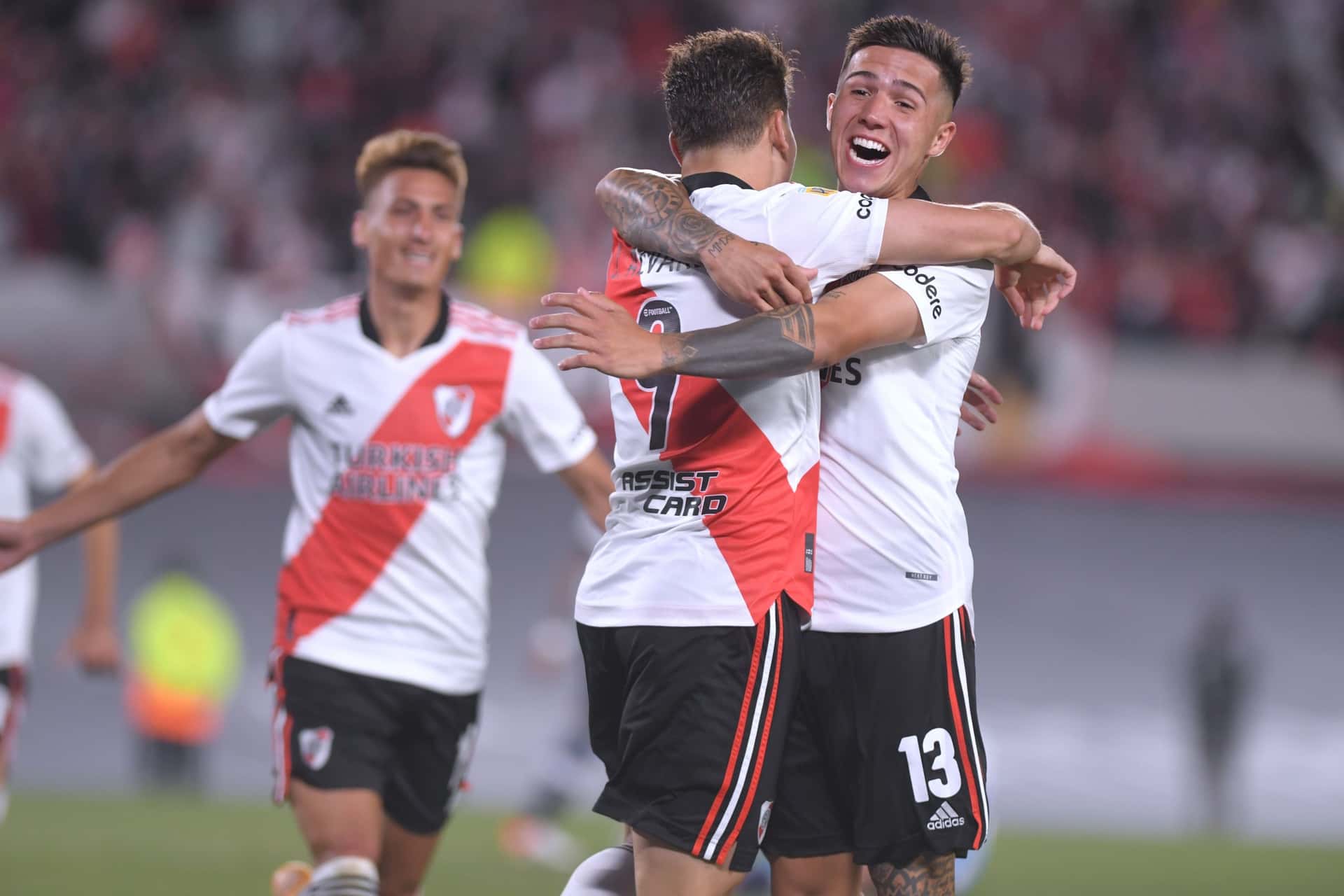El Millo se impuso 4 a 0 ante Racing y festejó en la Liga Profesional.