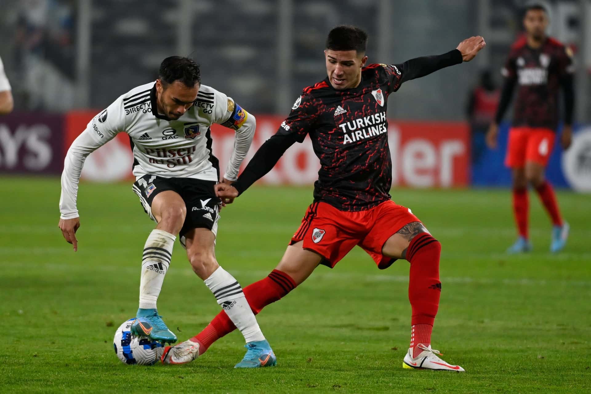 El Millo se impuso por 2 a 1 frente a Colo Colo y quedó a un paso de conseguir la clasificación a la próxima fase.