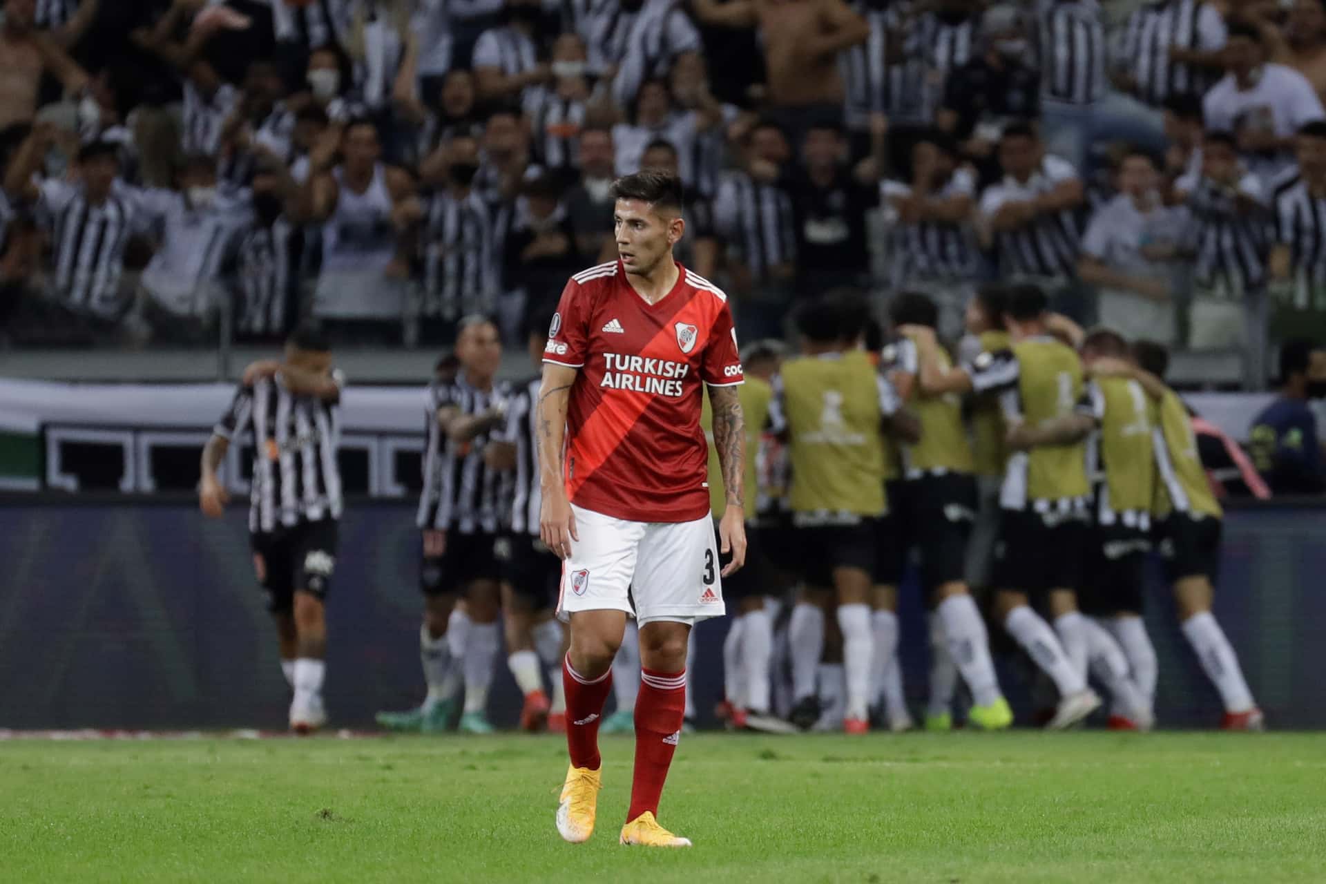 El Millonario recibió dos goles en contra y Fabrizio Angileri salió lesionado en la primera mitad.