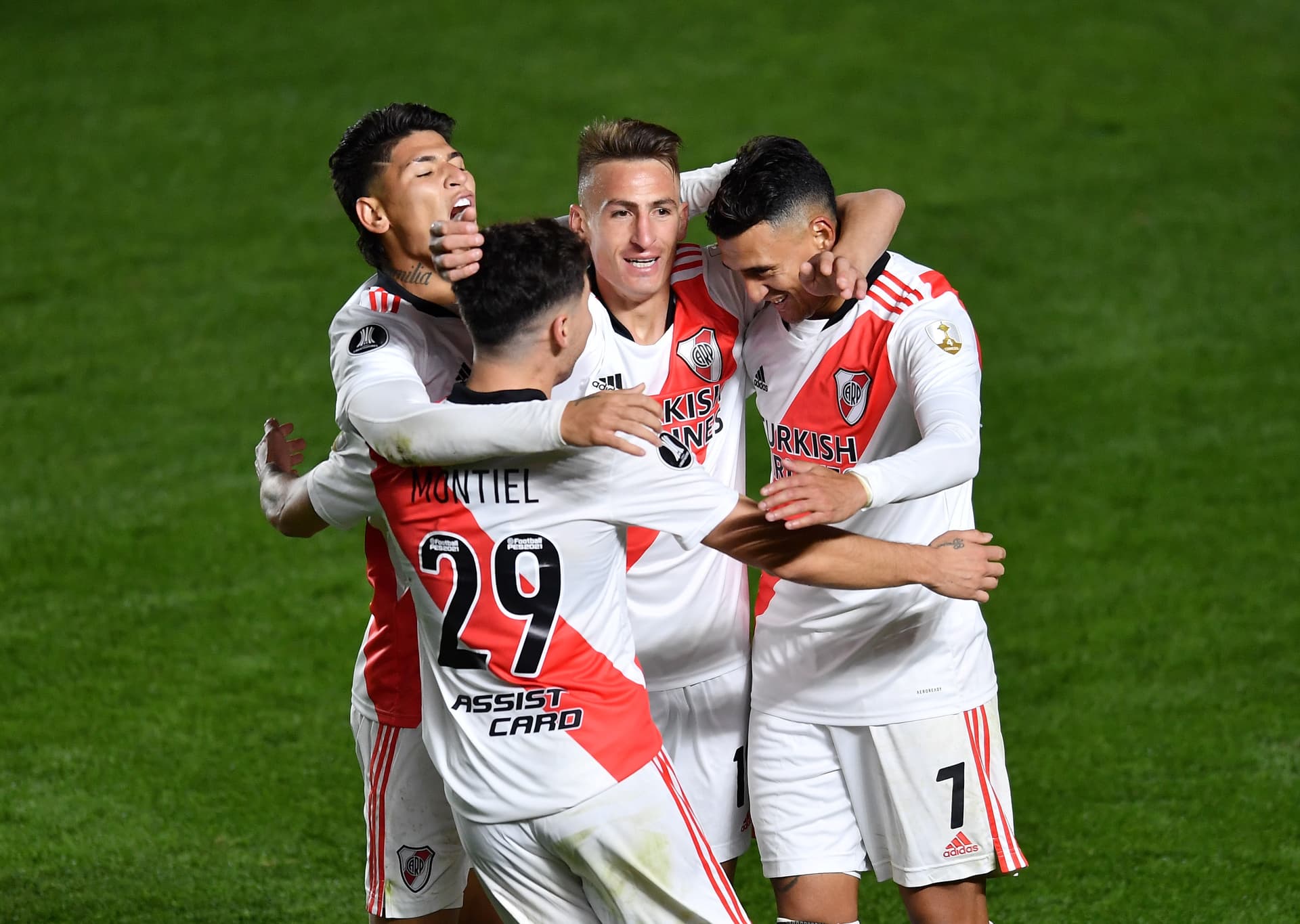 El Millonario venció por un global de 3-1 a Argentinos Juniors y superó los octavos de final.