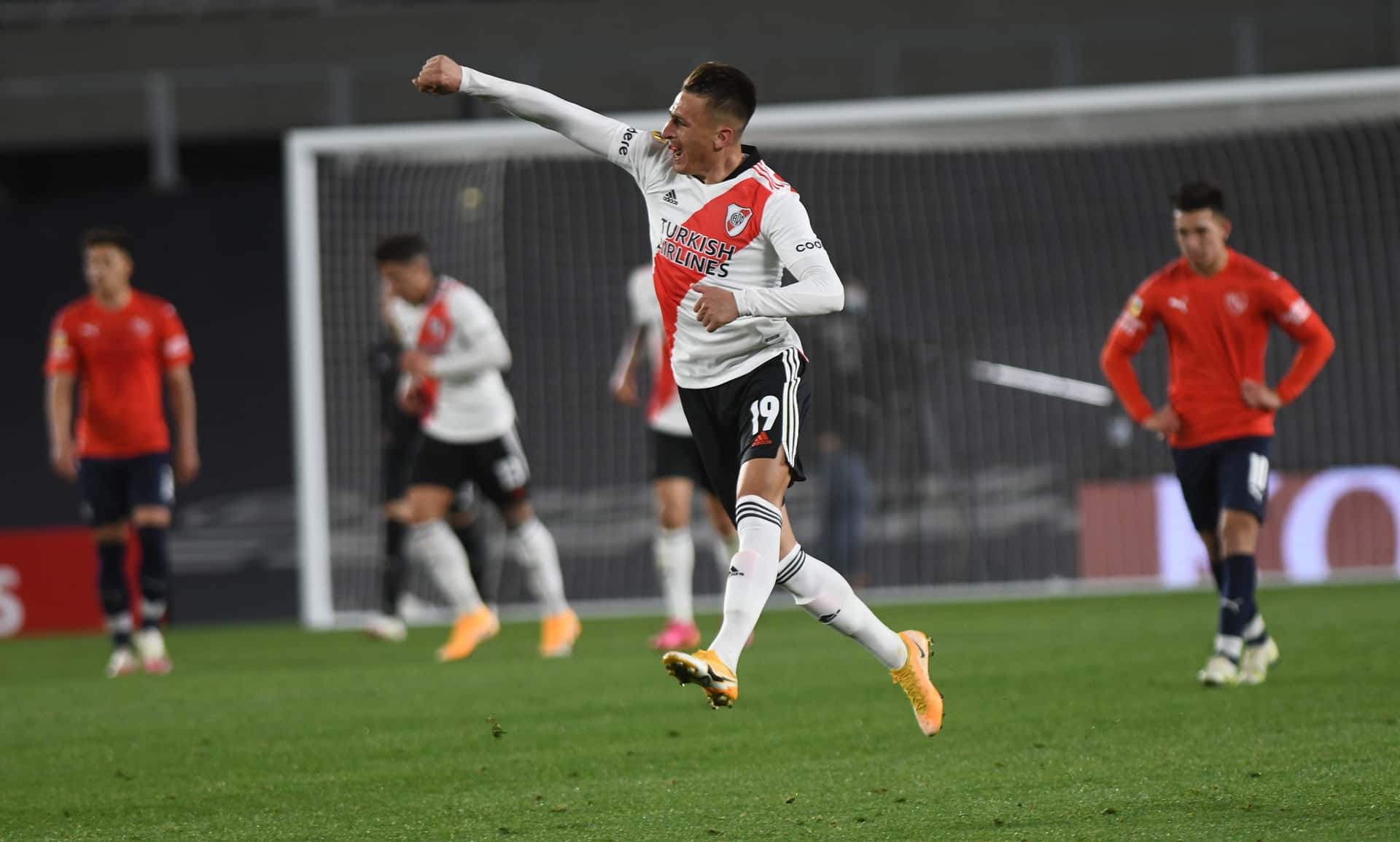 El Millonario y el Rojo igualaron 1-1 en el Monumental, por la décima fecha de la Liga Profesional de Fútbol.