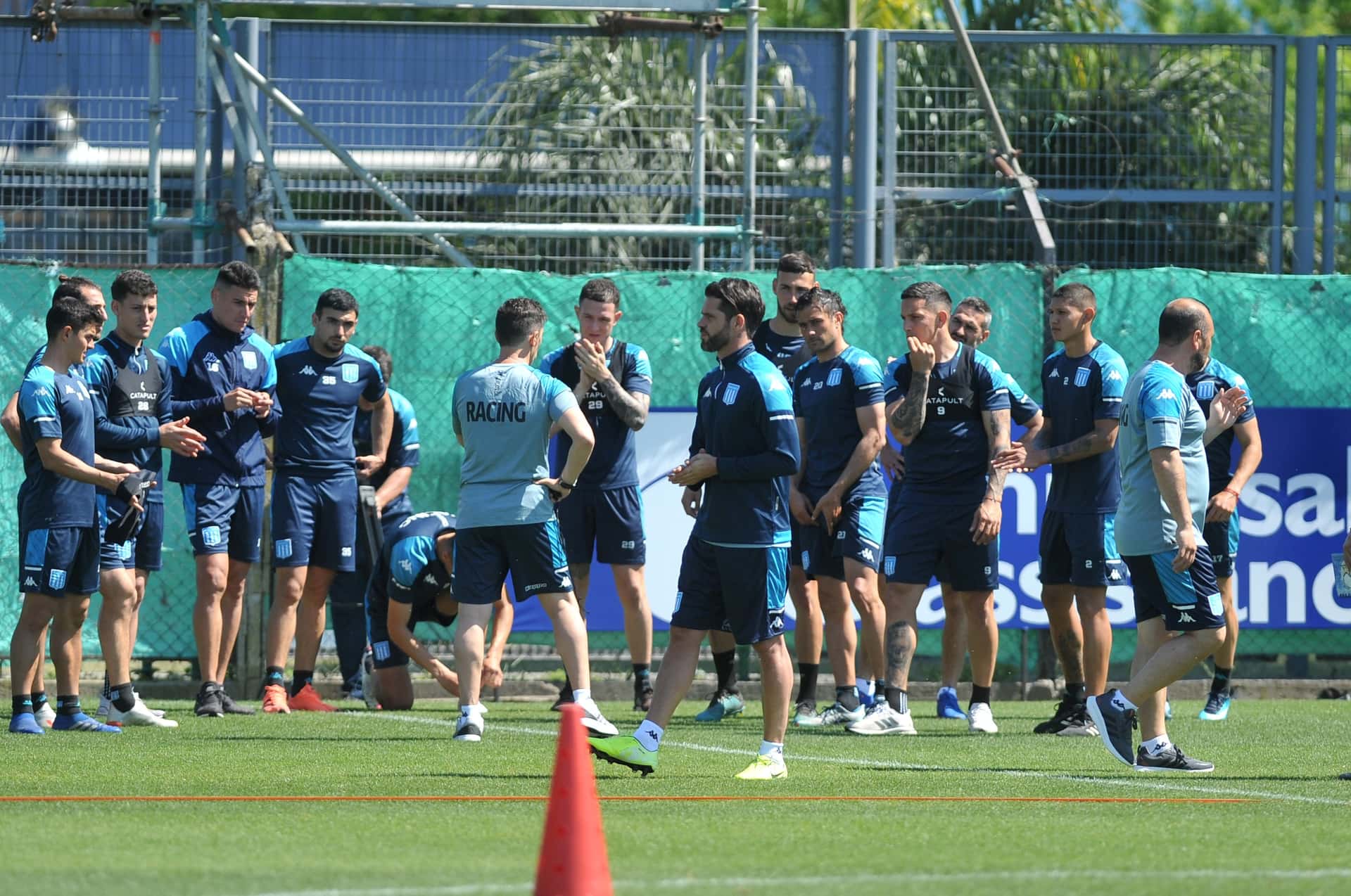 El nuevo director técnico de la Academia estuvo al frente de su primera práctica en Avellaneda.