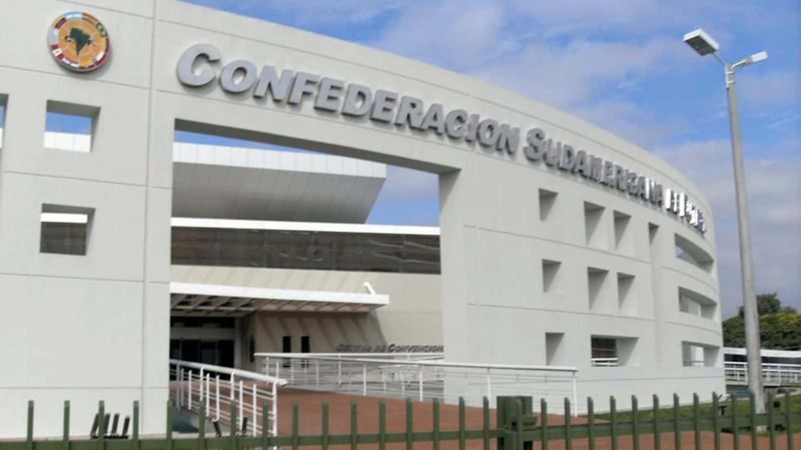 El organismo madre del fútbol sudamericano, representado en las distintas federaciones, tomó una decisión respecto a los mundiales cada dos años a partir de 2026.