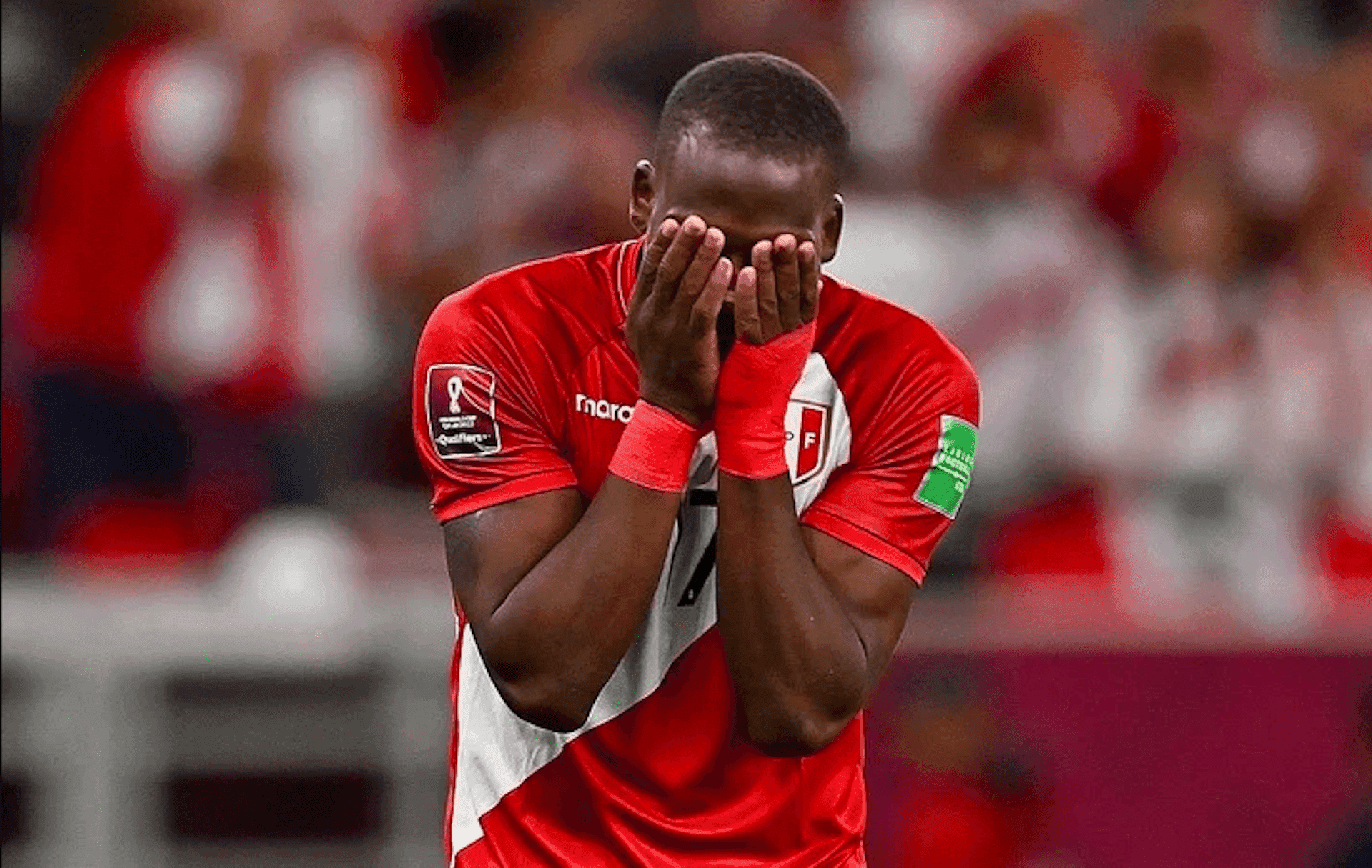 El peruano fue uno de los responsables de fallar el penal en la definición contra Australia y luego se expresó con dolor.