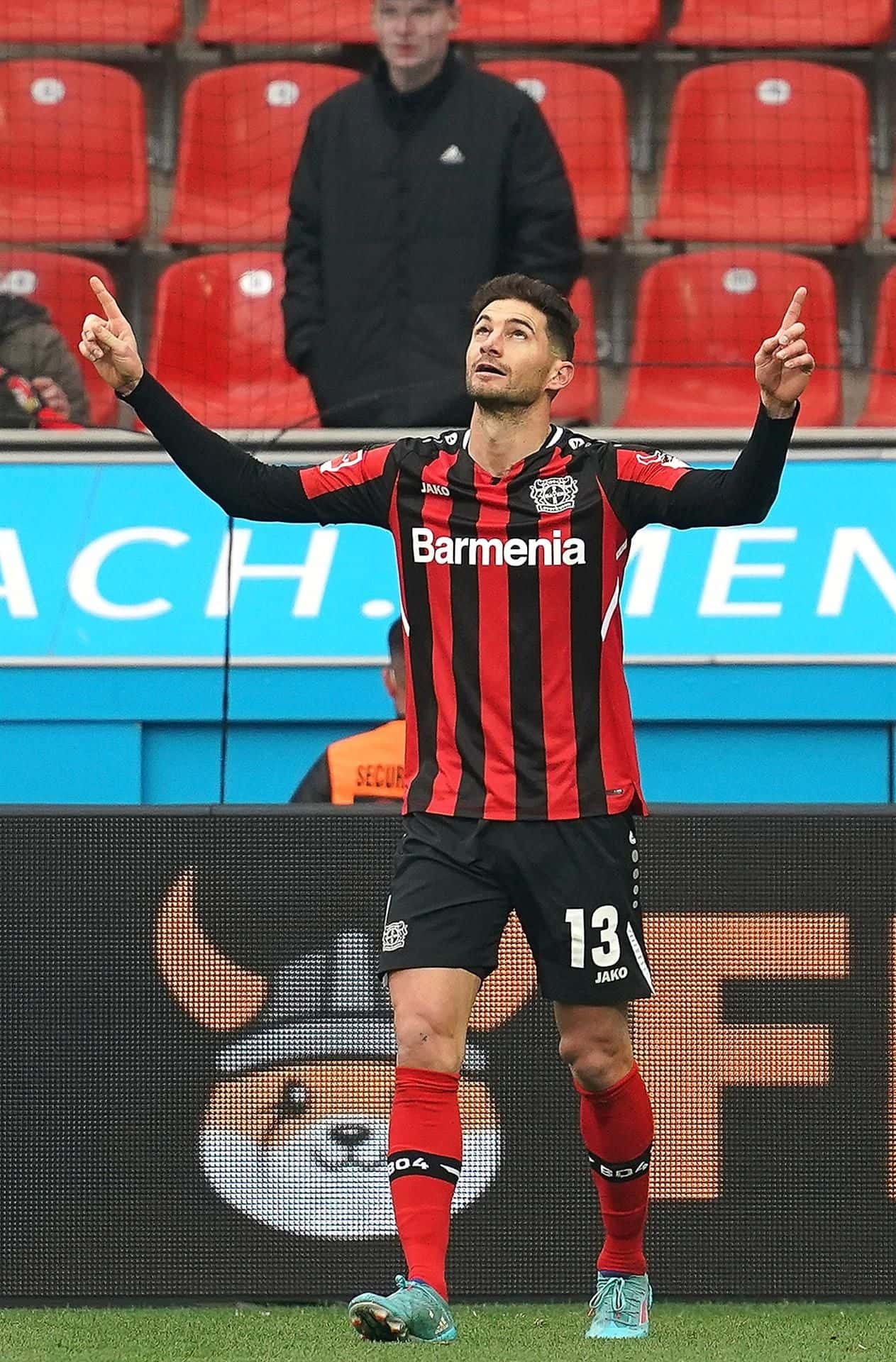 El Pipa Lucas Alario marcó en el triunfo del Bayern Leverkusen por 2 a 1 y es seguido desde Núñez para que llegue a reemplazar a mitad de año al Araña.