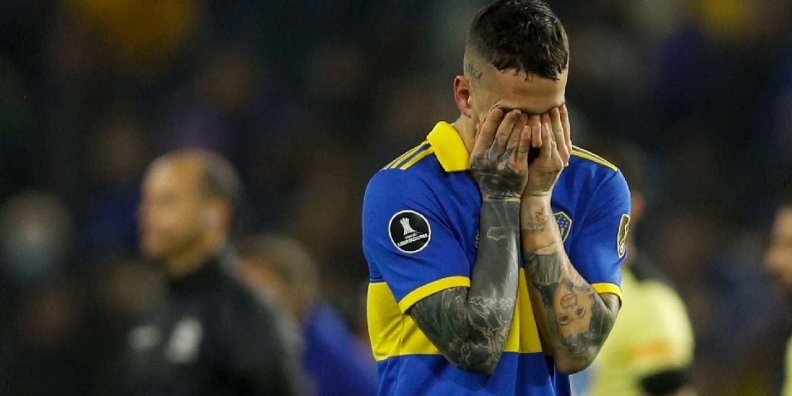 El Pipa tuvo un partido para el olvido en su debut en el 2023, y además siguió acumulando malas noticias.