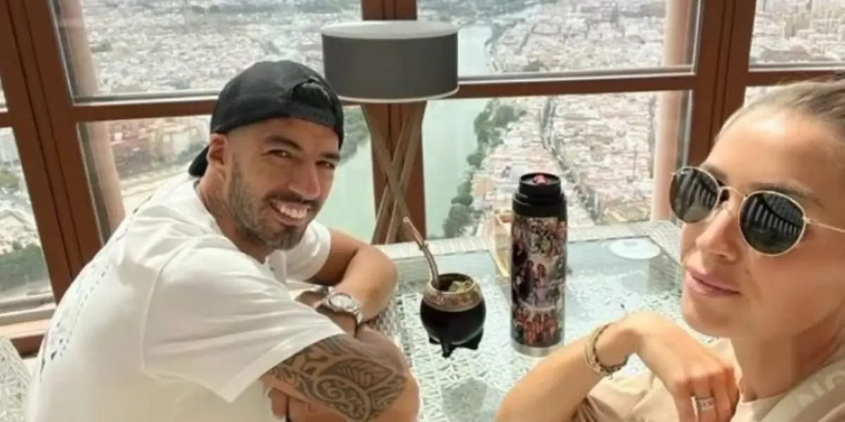 El Pistolero analiza la oferta de River y, mientras, viajó rumbo a Europa junto a su esposa por un compromiso.