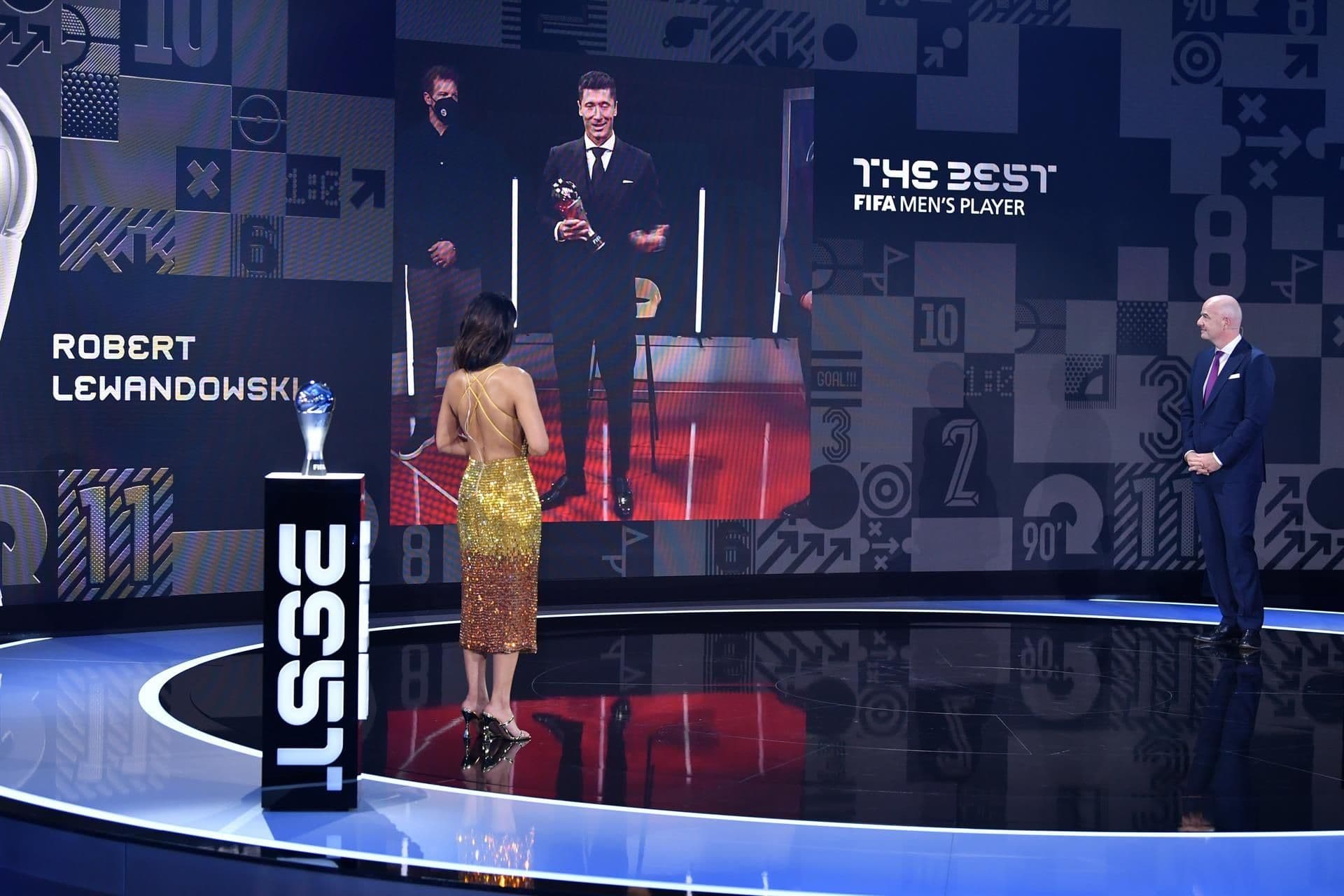 El polaco tuvo una rara respuesta cuándo le preguntaron si sabía por qué Lionel Messi no lo había votado a él para ganar el premio que otorga la FIFA.