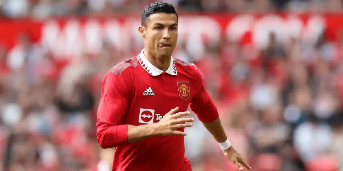 El portugués continúa con los trabajos, pese a que desde Inglaterra mencionan que la plantilla ya no soporta su comportamiento