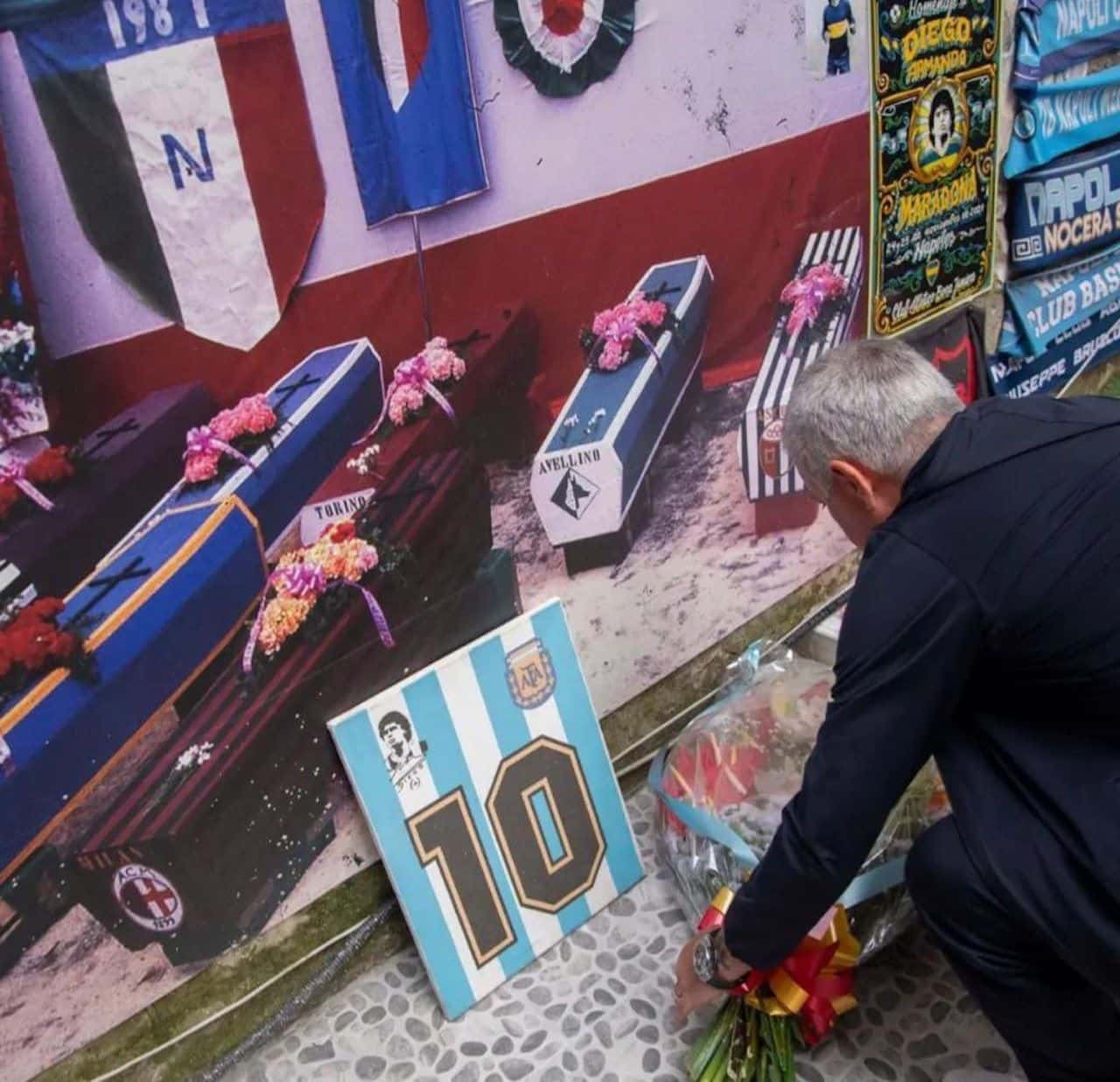 El portugués visitó la ciudad donde el 10 fue rey y le dedicó un tributo luego de su muerte el 24 de noviembre de 2020.