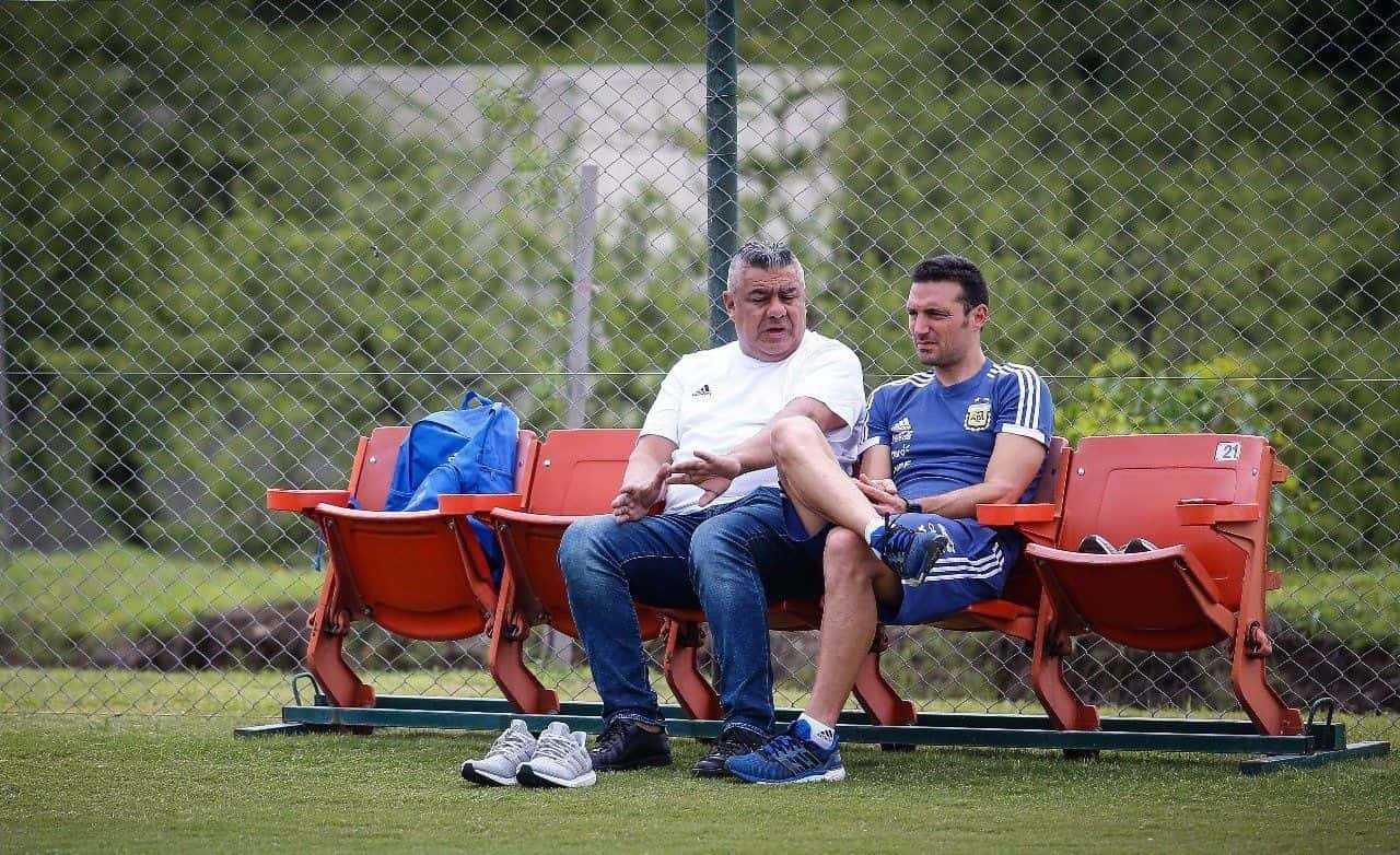 El presidente de la AFA se expresó en las redes sociales y confirmó que Lionel Scaloni está de regreso tras haber superado el covid.