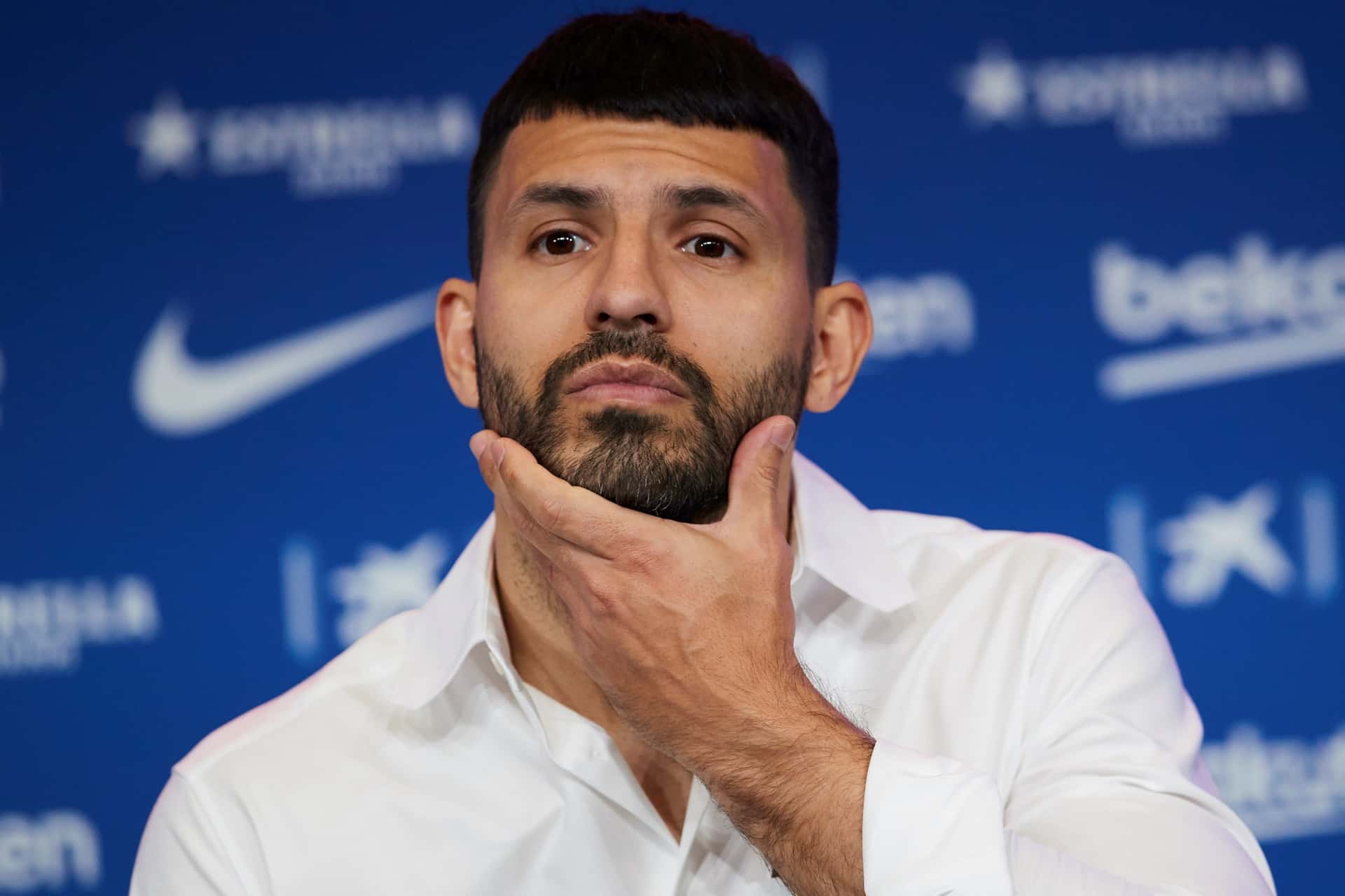 El presidente del club, Joan Laporta, advirtió que aún no está resuelto el contrato de Agüero.