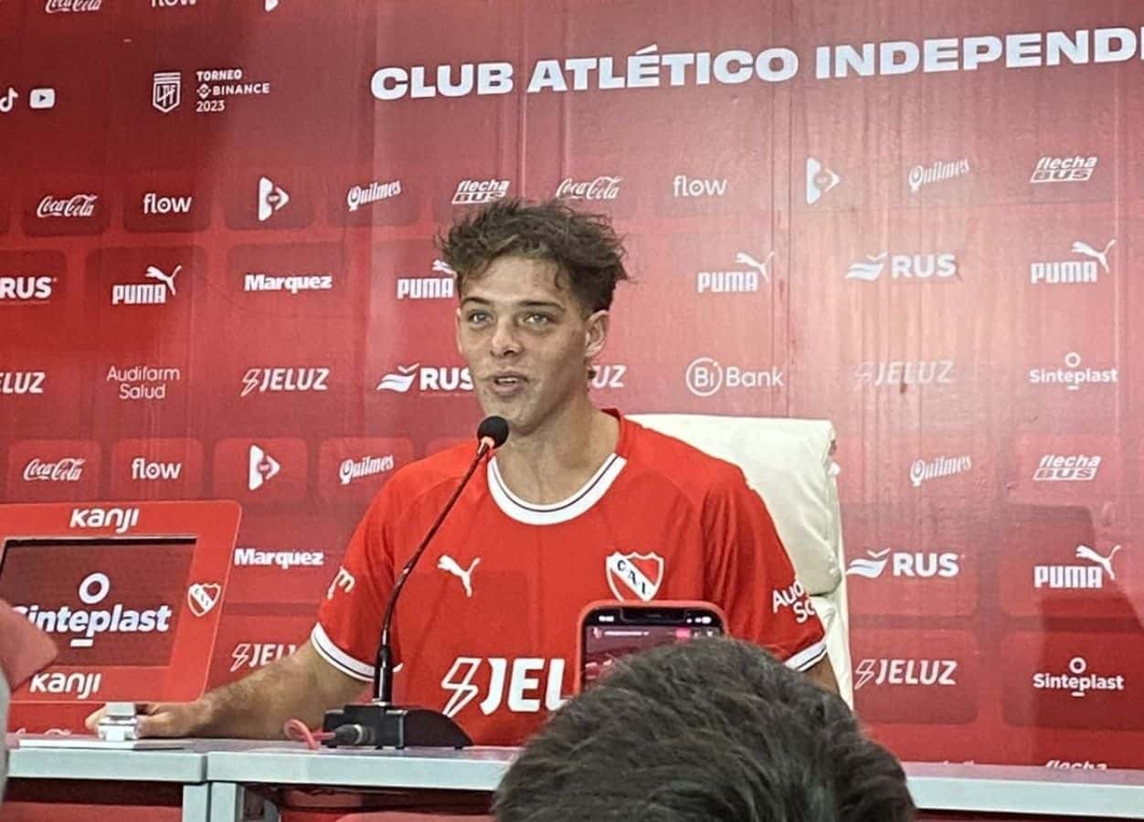 El Rojo busca poder sumar un refuerzo en este mercado de pases que pueda levantar el presente del equipo.