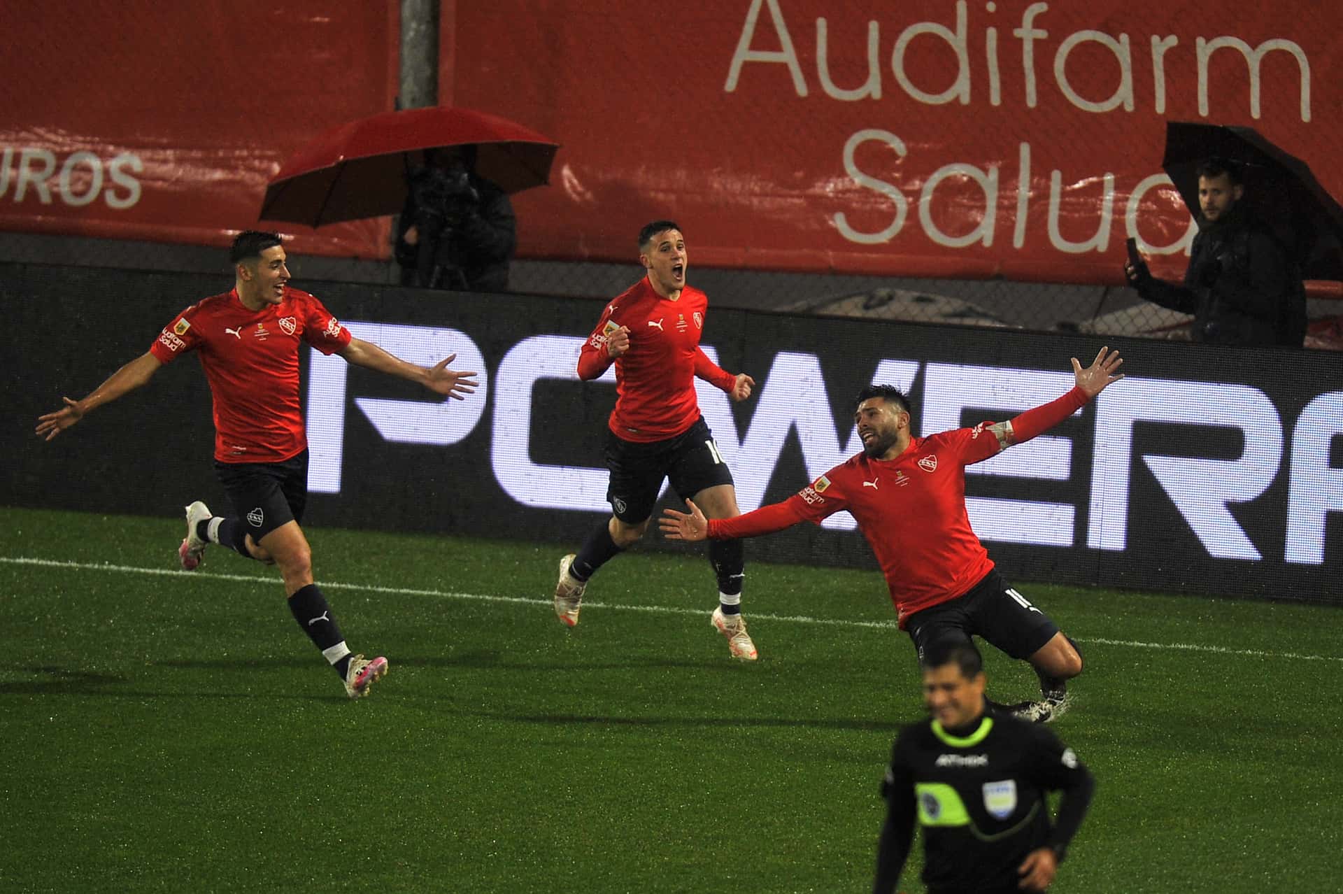 El Rojo festejó la victoria por 1-0 en el clásico de Avellaneda por la Liga Profesional.