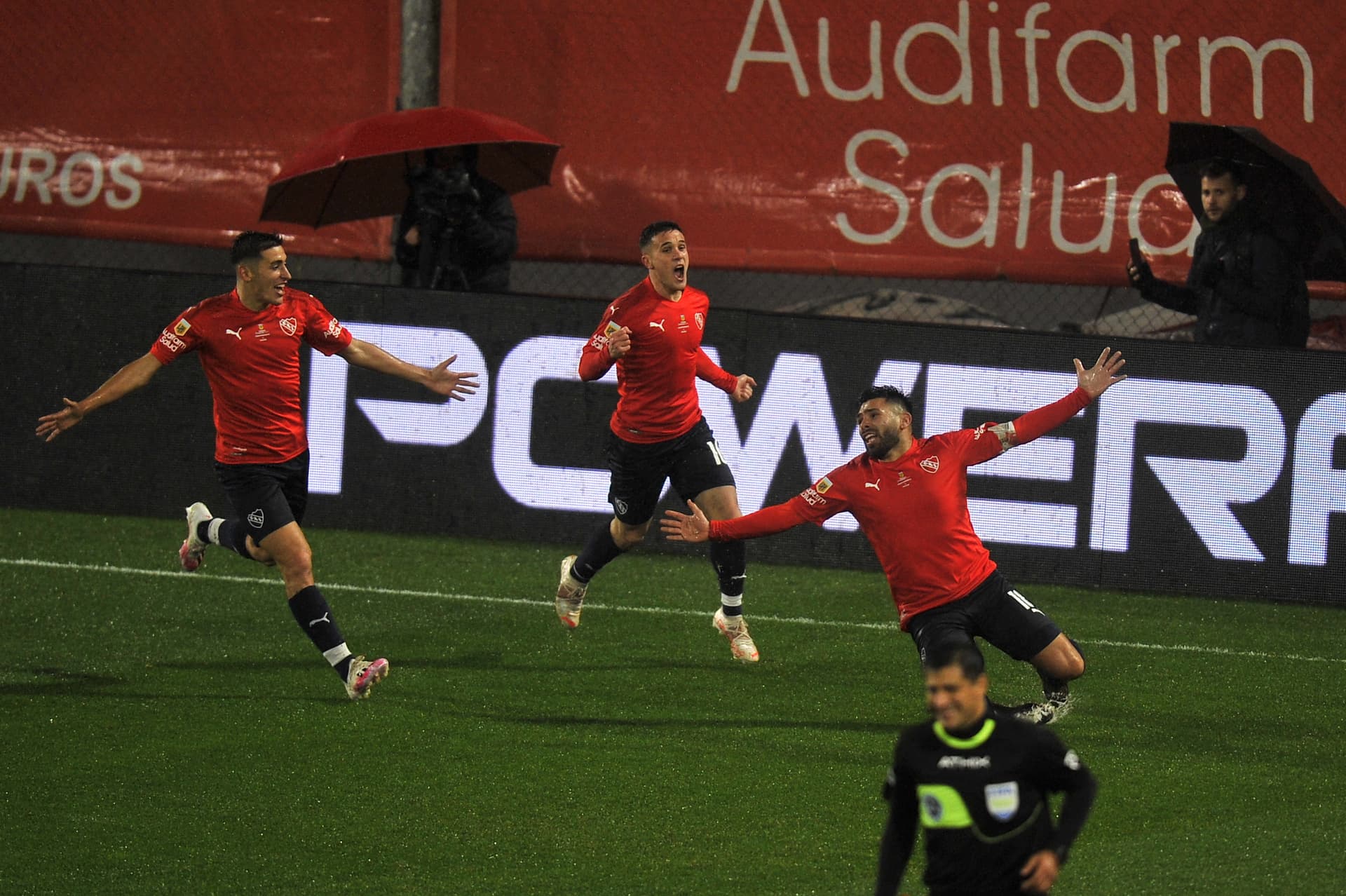 El Rojo festejó la victoria por 1-0 en el clásico de Avellaneda por la Liga Profesional.