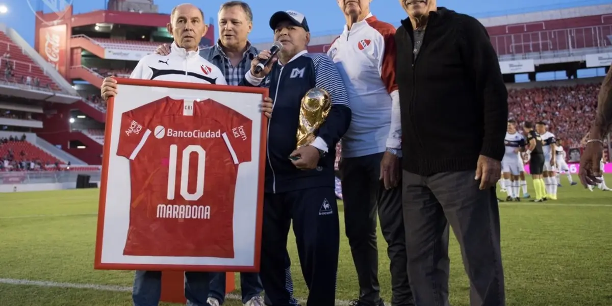 El Rojo goleó y demostró buen fútbol, como le hubiera gustado a Diego Maradona, y, tiene un pie en los cuartos de final.